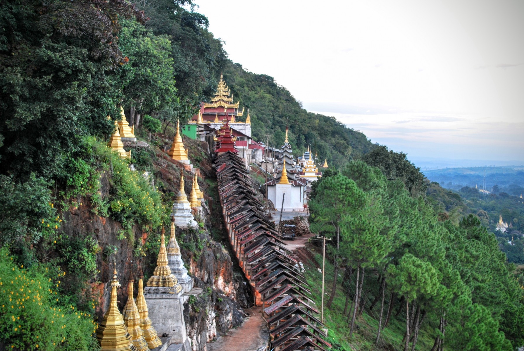 Pindaya - Shwe Oo Min Pagoda