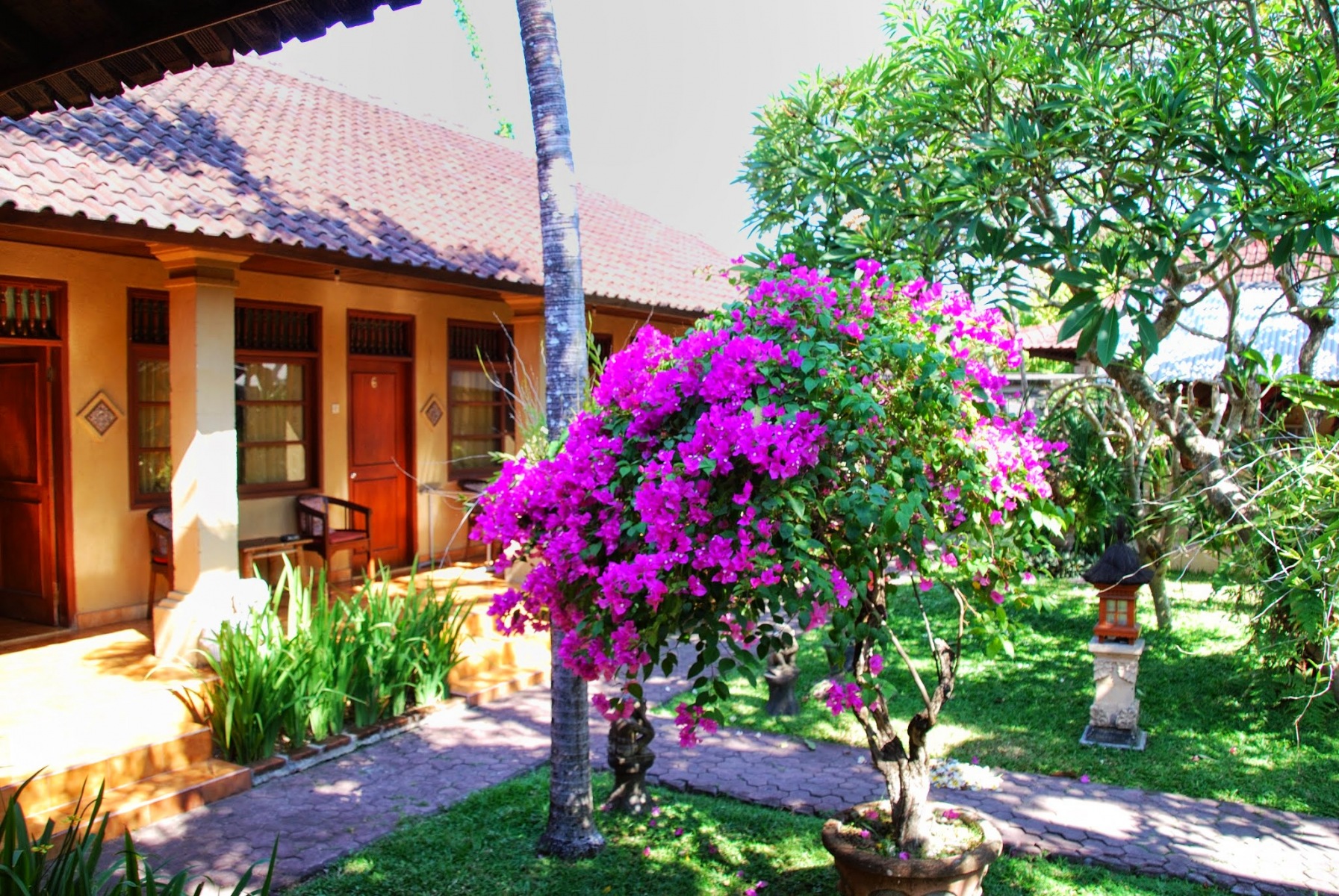 Bali - Sanur - patio w hoteliku